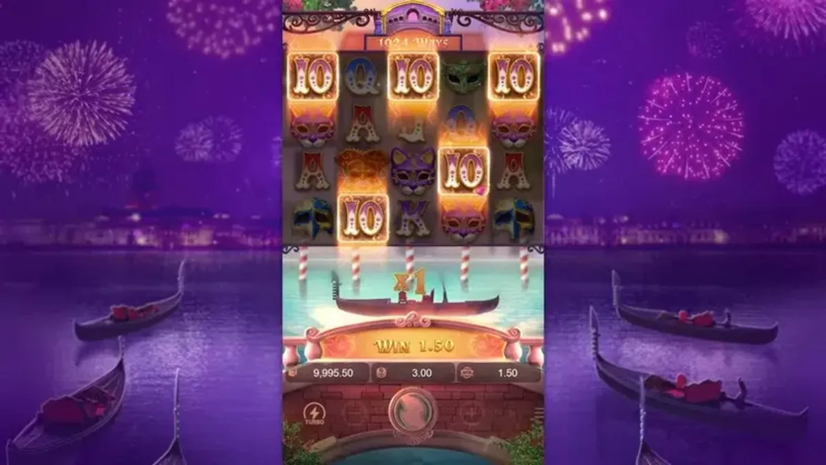หน้ากากสีทองและเอฟเฟกต์แสงในเกม Mask Carnival PGSLOT
